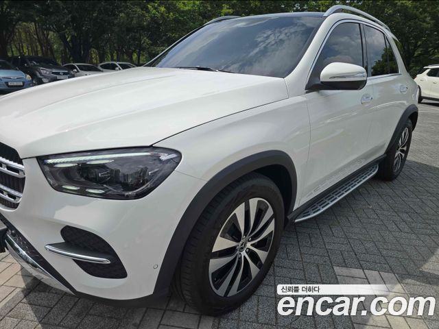 Mercedes-Benz GLE-Class GLE300d 4MATIC — пробег 20 км — фото 4 из 5