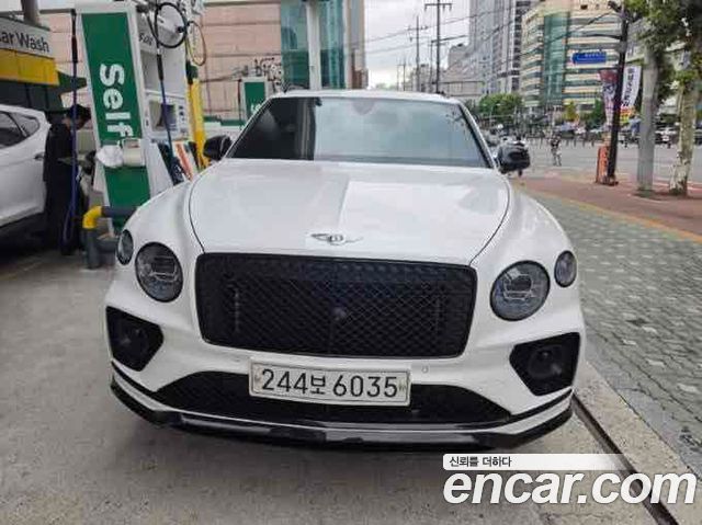 Bentley Bentayga 4.0 V8 S Black Edition — пробег 16 300 км — фото 1 из 5