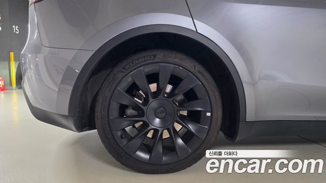 Tesla Model Y Long Range AWD — пробег 56 400 км — фото 5 из 5