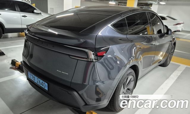 Tesla Model Y Long Range AWD — пробег 12 000 км — фото 4 из 5