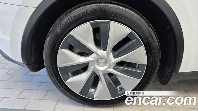 Tesla Model Y Long Range AWD — пробег 61 146 км — фото 5 из 5
