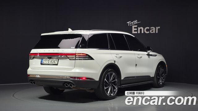 Lincoln Aviator 3.0 Reserve  AWD — пробег 75 887 км — фото 2 из 5