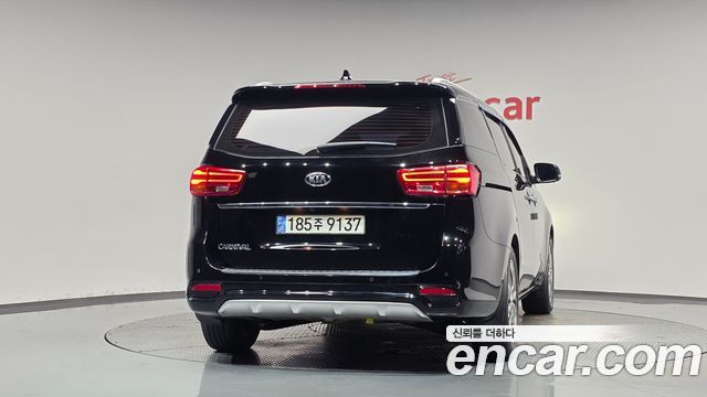 Kia Carnival из Кореи Encar