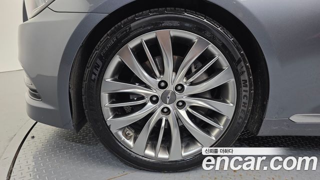 Hyundai Genesis из Кореи Encar
