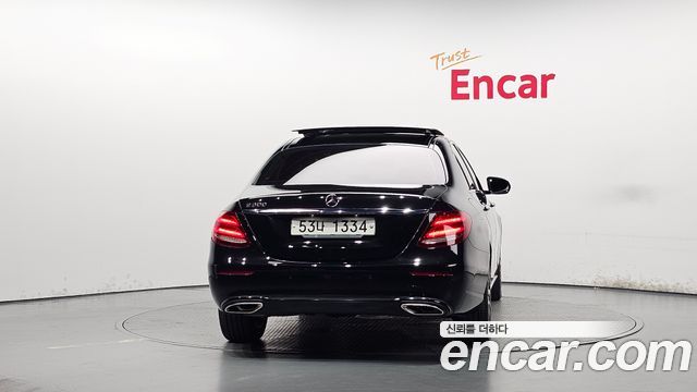 Mercedes-Benz E-Class из Кореи Encar