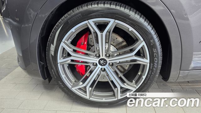 Maserati Levante из Кореи Encar