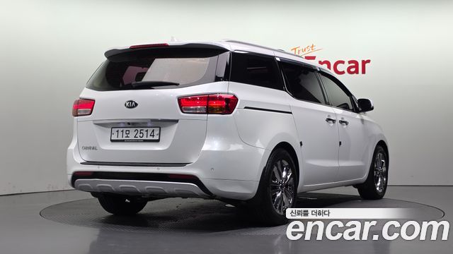 Kia Carnival из Кореи Encar
