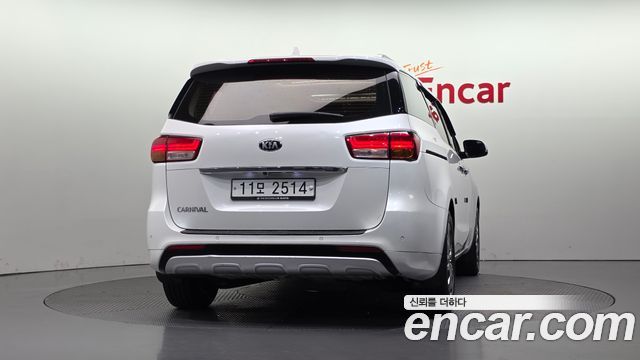 Kia Carnival из Кореи Encar