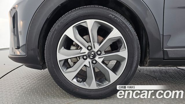 Kia Stonic из Кореи Encar