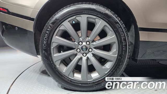 Land Rover Range Rover Velar 3.0 D300 R-Dynamic SE — пробег 125 195 км