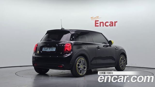 Mini Cooper SE Electric 3rd — пробег 57 169 км — фото 2 из 5