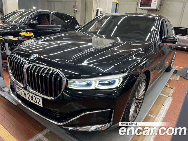 BMW 7-Series 730d xDrive Design Pure Excellence — пробег 22 795 км — фото 1 из 5