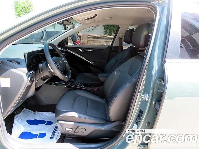 Kia Niro Prestige — пробег 73 956 км — фото 5 из 5