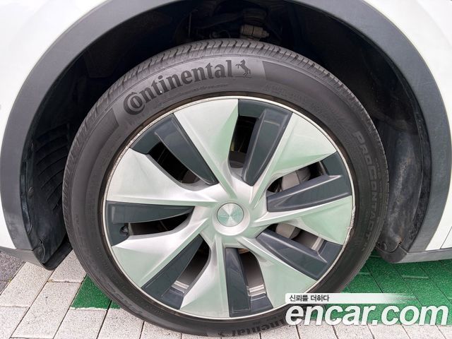 Tesla Model Y Long Range AWD — пробег 86 899 км — фото 5 из 5