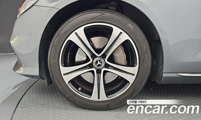 Mercedes-Benz E-Class E300 4MATIC Avnatgarde — пробег 80 438 км — фото 5 из 5