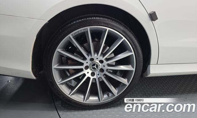 Mercedes-Benz E-Class E350 4MATIC AMG Line — пробег 53 012 км — фото 5 из 5