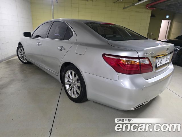 Lexus LS из Кореи Encar