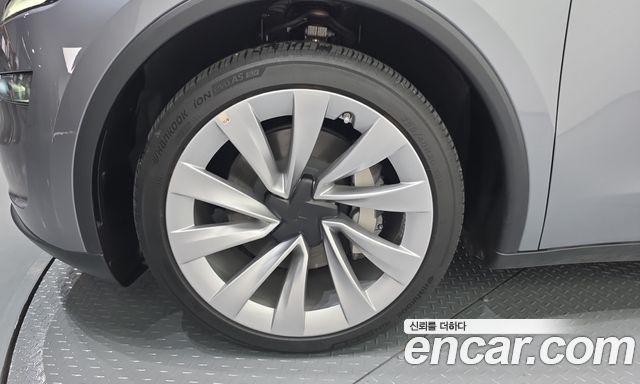 Tesla Model Y Long Range AWD — пробег 16 585 км — фото 5 из 5