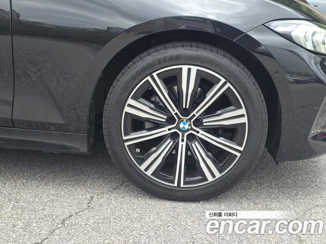 BMW 3-Series 320i Touring — пробег 9 000 км — фото 5 из 5