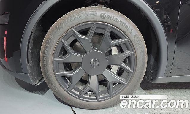 Tesla Model Y L Long Range AWD — пробег 2 990 км — фото 5 из 5