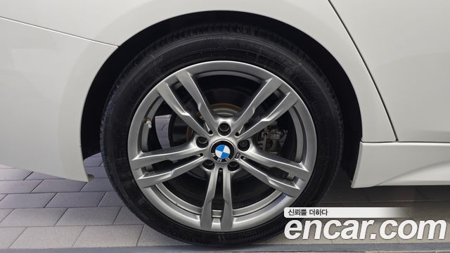 BMW 3-Series 320i M Sport — пробег 77 365 км — фото 5 из 5