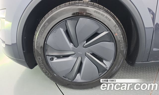 Tesla Model Y RWD — пробег 6 751 км — фото 5 из 5