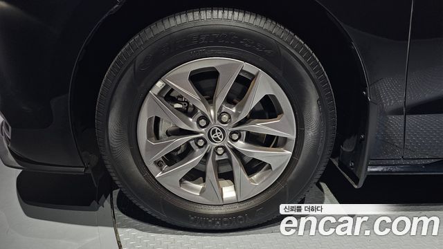 Toyota Sienna 2.5 Hybrid AWD — пробег 22 487 км — фото 5 из 5