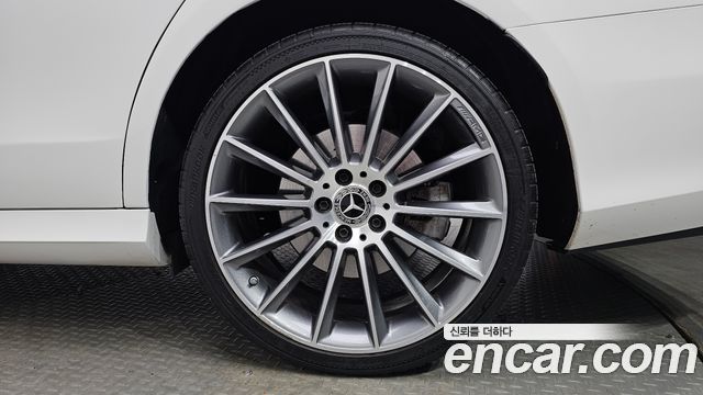 Mercedes-Benz E-Class E350 4MATIC AMG Line — пробег 72 413 км — фото 5 из 5