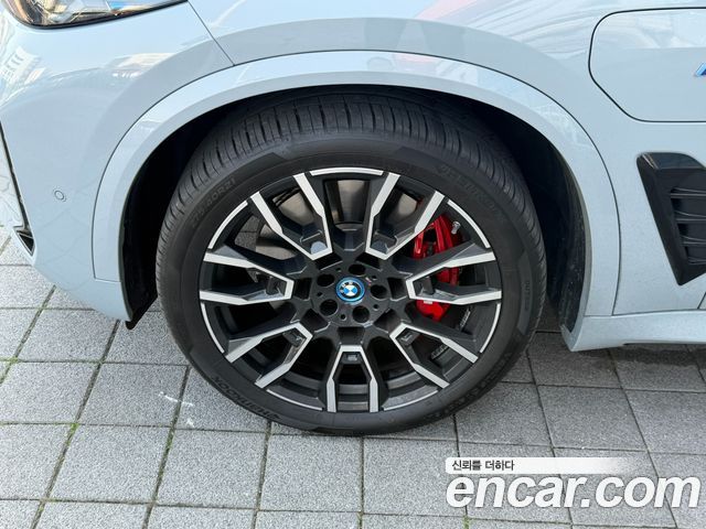 BMW X5 xDrive 50e M Sport — пробег 17 500 км — фото 5 из 5