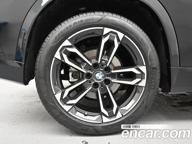 BMW X1 xDrive 20i M Sport — пробег 10 852 км — фото 5 из 5