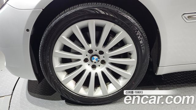 BMW 7-Series 740i — пробег 178 978 км