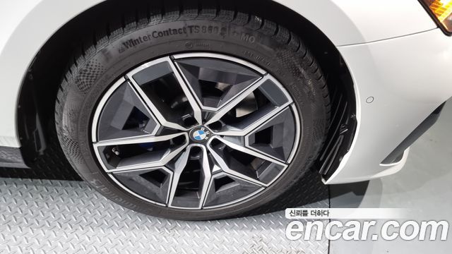 BMW 5-Series 520i M Sport — пробег 21 505 км