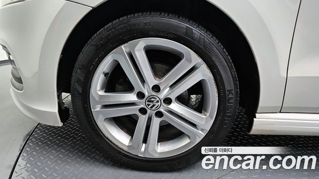 Volkswagen Polo 1.6 TDI R-Line 5th — пробег 183 858 км