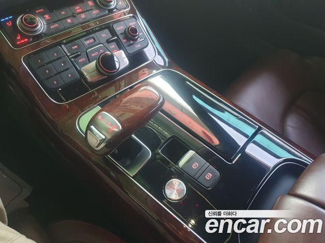 Audi A8 4.2 FSI Quattro D4 — пробег 198 000 км