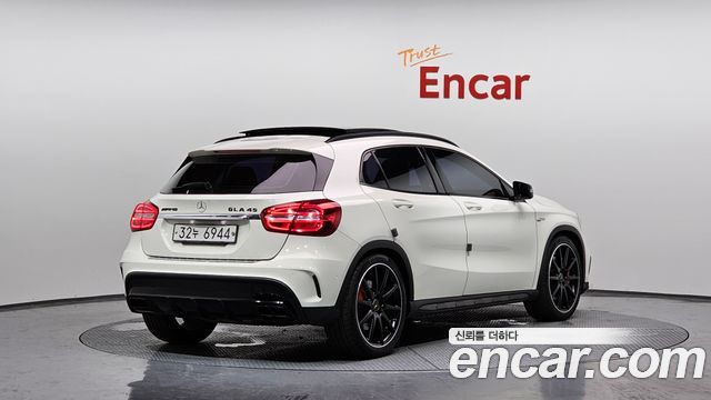 Mercedes-Benz GLA-Class GLA45 AMG 4MATIC — пробег 97 400 км — фото 2 из 5
