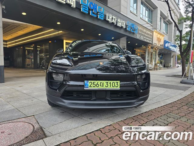 Porsche Macan Base 4 — пробег 12 200 км — фото 3 из 5