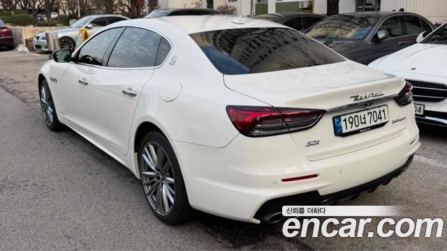 Maserati Quattroporte из Кореи Encar