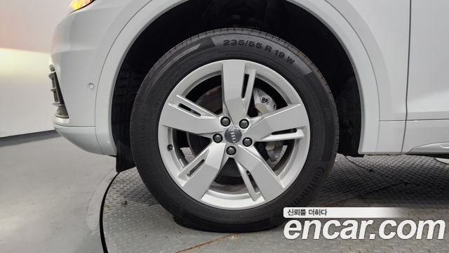 Audi Q5 45 TFSI Quattro Premium — пробег 14 669 км
