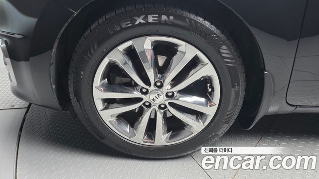 Kia Carnival 9-seater Noblesse — пробег 143 052 км