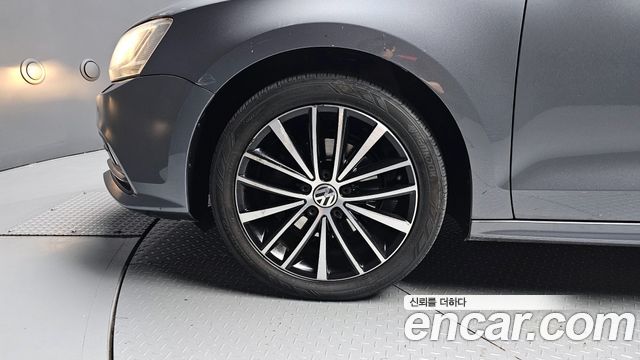 Volkswagen Jetta 2.0 TDI BlueMotion 6th — пробег 158 166 км