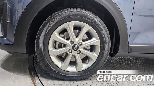 Kia Stonic из Кореи Encar