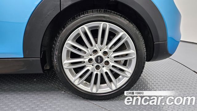 Mini Cooper 5Door Standard 3rd — пробег 45 695 км