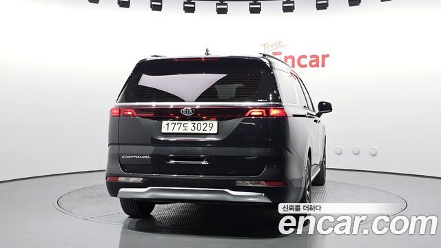 Kia Carnival 9-Seater Noblesse — пробег 48 376 км