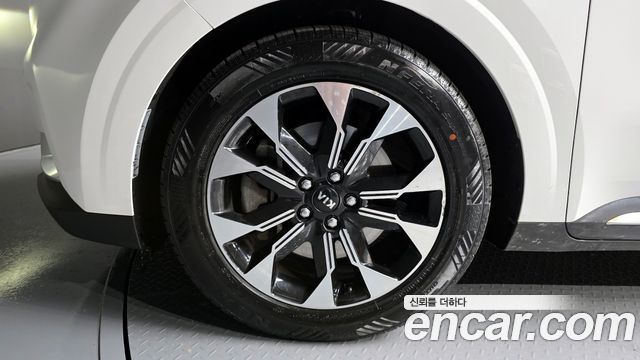 Kia Carnival 9-Seater Signature — пробег 113 624 км