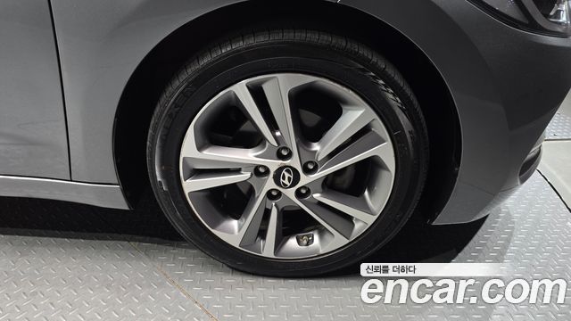 Hyundai AVANTE 1.6 GDI Value Plus — пробег 114 742 км