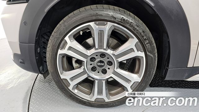 Mini Countryman ALL4 Classic 2nd — пробег 27 812 км