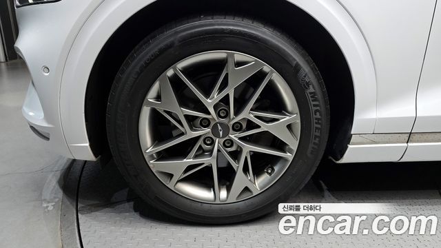 Genesis GV70 2.5T Gasoline 2WD — пробег 81 238 км