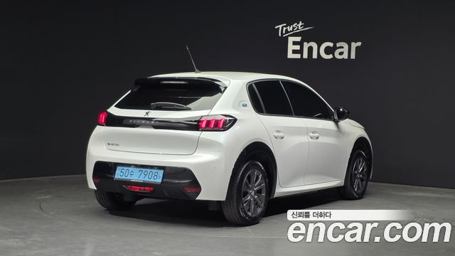 Peugeot 208 из Кореи Encar