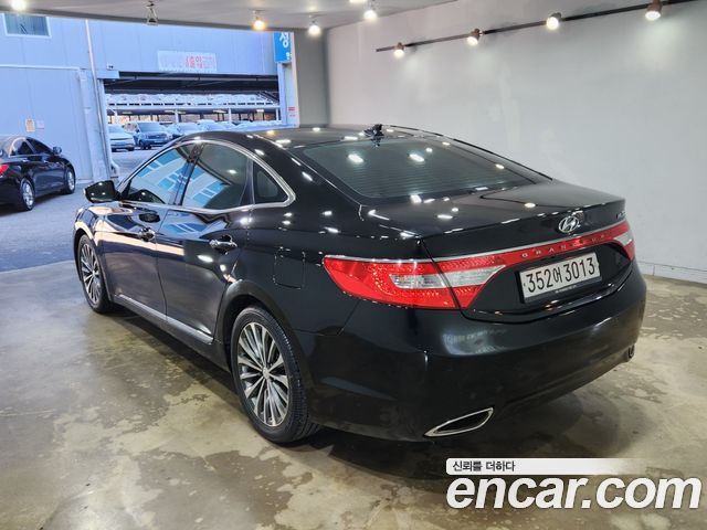 Hyundai Grandeur HG300 Exclusive — пробег 165 000 км — фото 4 из 5