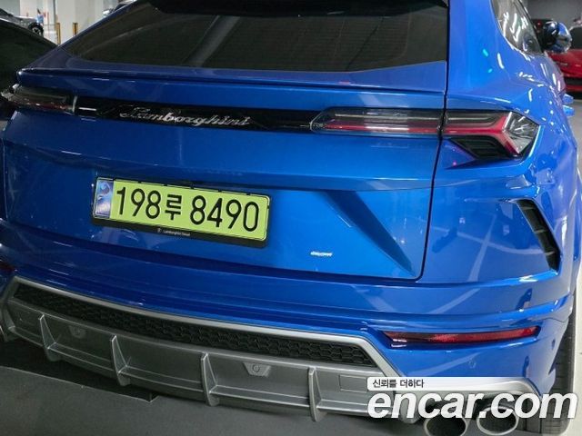 Lamborghini Urus из Кореи Encar